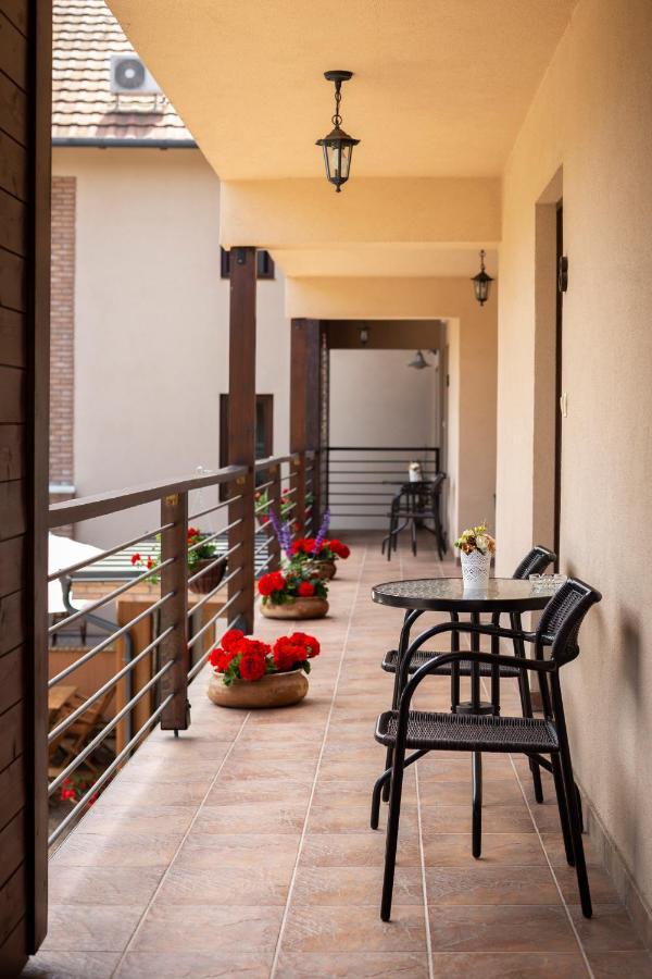 Vegvar Spa Apartman Gyula Exterior foto