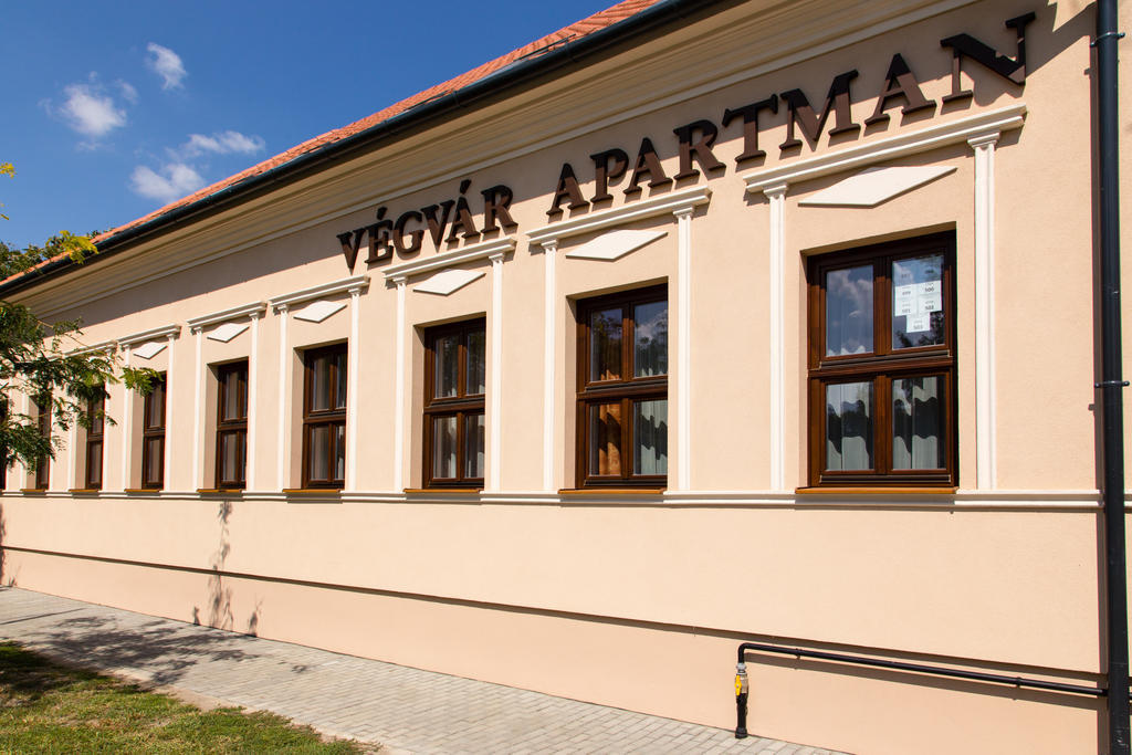 Vegvar Spa Apartman Gyula Exterior foto